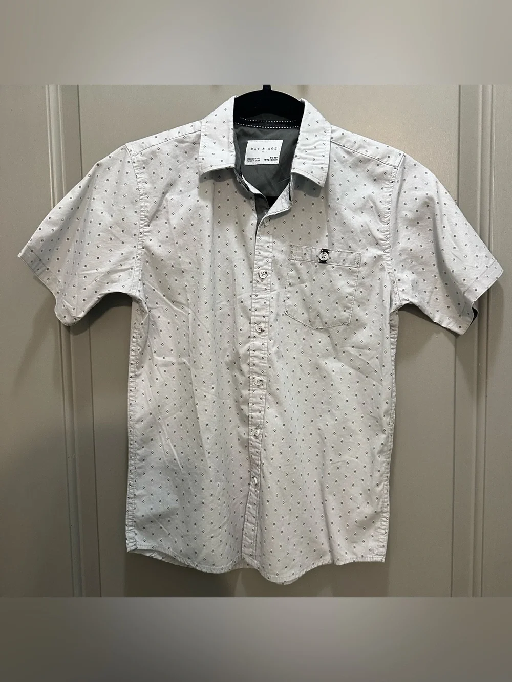 Day & Age Size M (10/12) Gray Cotton Shirt Pre-owned